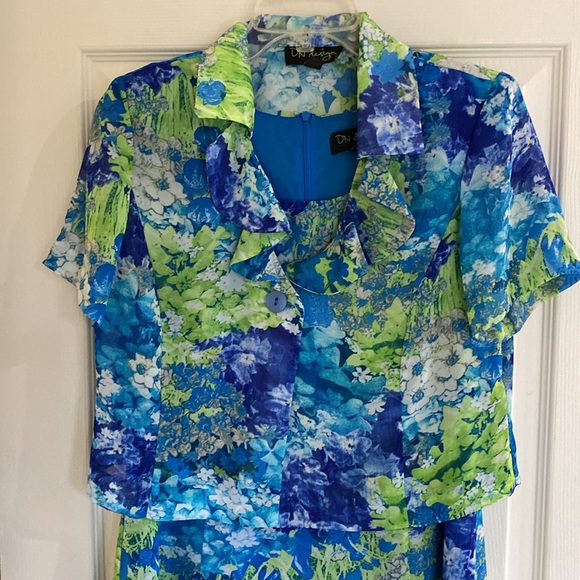 Size 8 sleeveless dress with lightweight jacket, blue and green floral - Picture 3 of 3